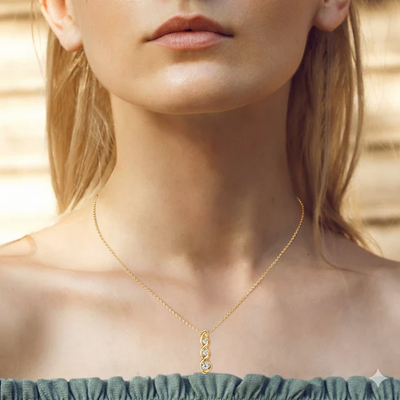 Collier Trois Pierres Hélice en Or Vermeil 18K avec Moissanite